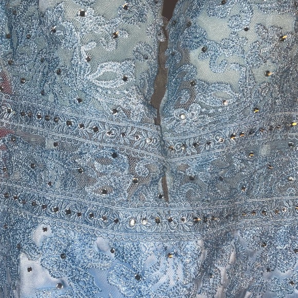 JJs house prom or hoco gown. - Picture 4 of 7